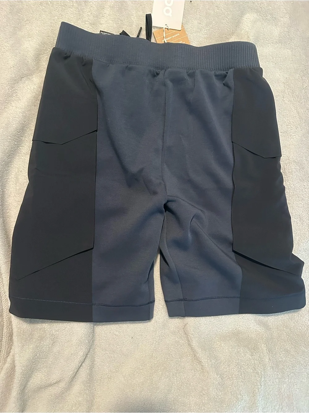 On Running breathable navy